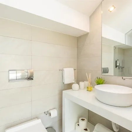 Apartament Youropo - *